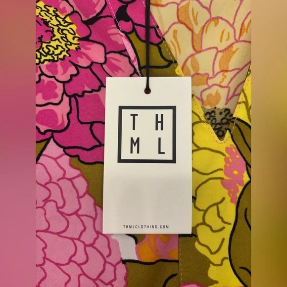 NWT Women’s Floral Blouse - Picture 4 of 5